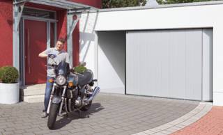 788-hst-mit-motorrad-411x250-12.jpg